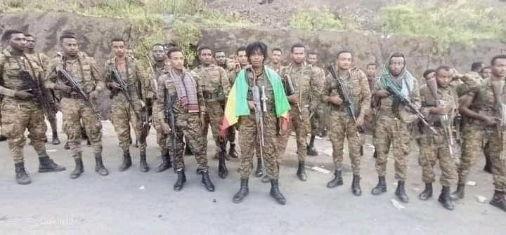 Fikire_D's tweet photo. #ጀግኒት‼️
በሰቆጣ ግንባር የጁንታውን ምሽግ ከደረማመሱ #ሴት_የሠራዊታችን_አባላት አንዷ ነች!! https://t.co/RsOYWqmAut