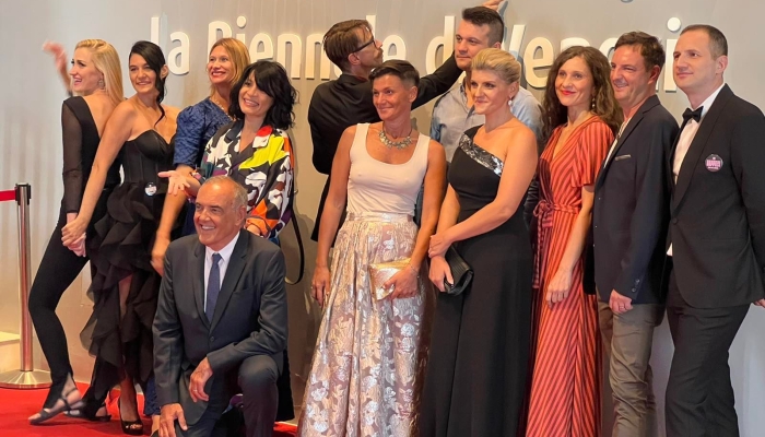 HAVC_info's tweet photo. Emotional #premiere of Teona Strugar Mitevska’s latest film, "The Happiest Man in the World" (co-produced by #Croatian company Terminal 3) at 79th Venice International Film Festival @la_Biennale 🔗https://t.co/vqboBO21IF https://t.co/gzhyy5cIjL