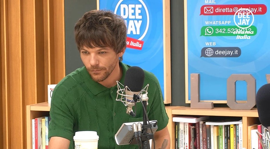 _its_laus's tweet photo. La sua faccia confusa quando parlavano in italiano #LouisTomlinson #LouisTomlinsonRadioDEEJAY https://t.co/pw4nMJFTH9