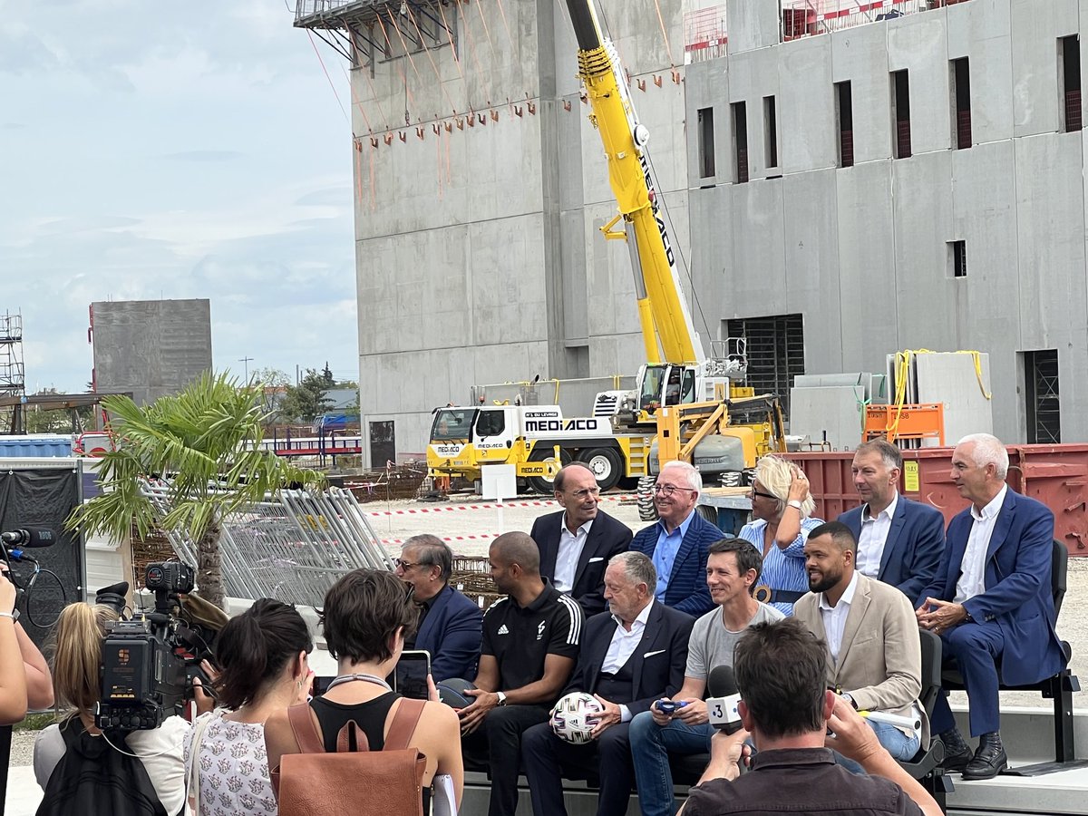 ECharnavel's tweet photo. C’est fait, premiers sièges de la LDLC Arena dévoilés. Bravo pour ce très beau projet d’entrepreneurs. https://t.co/23qpq737kR
