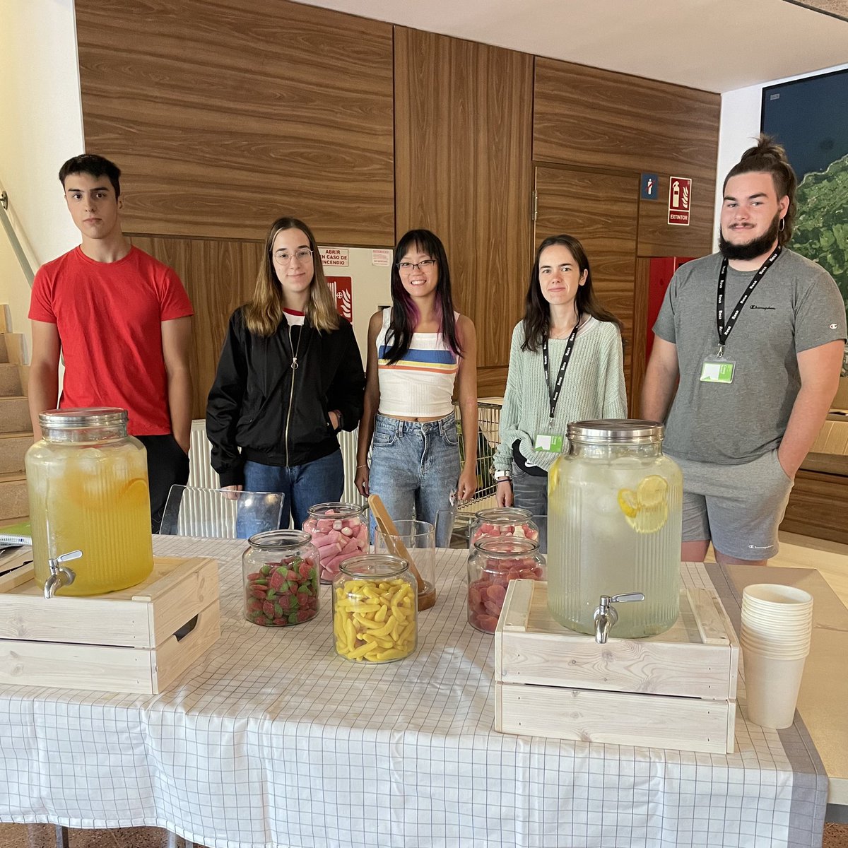 ComunidadResa's tweet photo. Welcome back to #ResaLife! 🙌💚
Endulzando esta semana de bienvenidas en todas nuestras residencias.
Últimas plazas para este curso ➡️ https://t.co/KUIuhzBQ7m
#Resaandchill https://t.co/sUfX3WKfnh