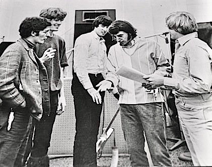 PiedPiperHouse's tweet photo. リード・ヴォーカルはヘンリー・ディルツ。
The Modern Folk Quartet - This Could Be The Night 1965
#HenryDiltz #MFQ #PhilSpector
https://t.co/iVTV91qjnk https://t.co/M0wA0IilNV