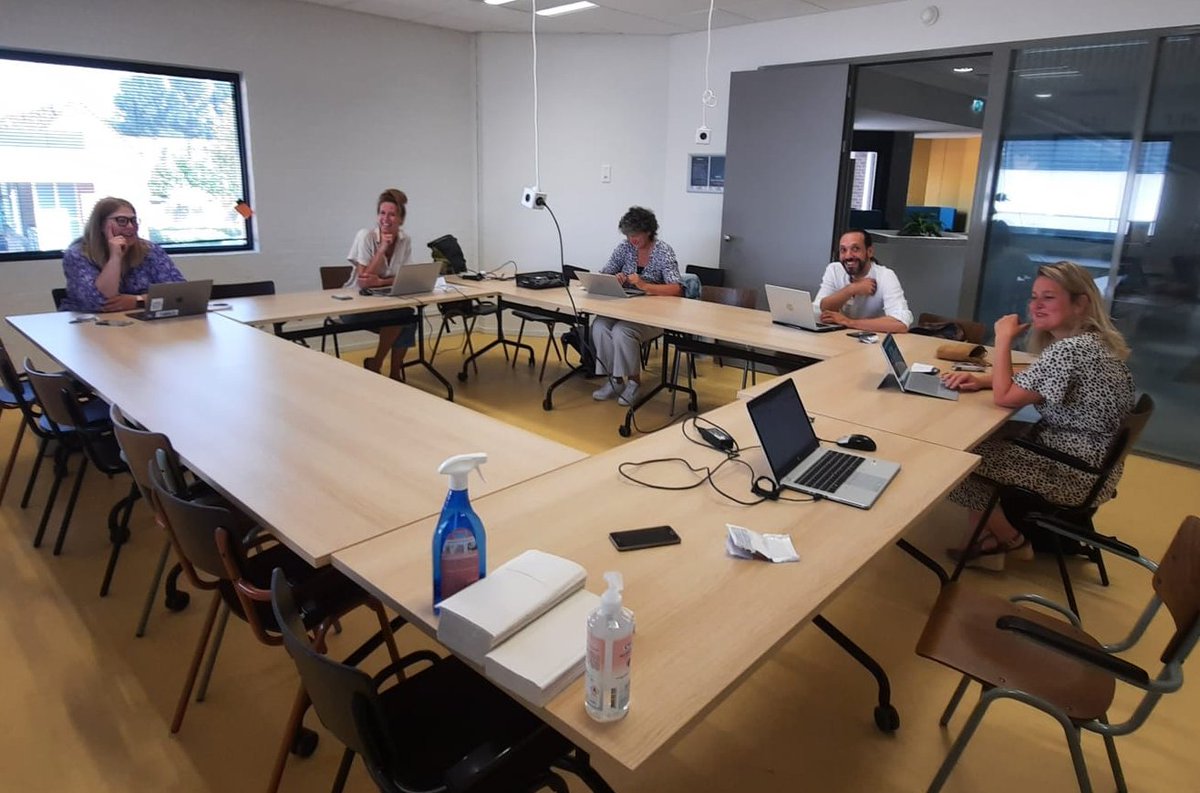 Wat zo geweldig is in wijkcentum van noord? We werken samen, en we hebben geweldige collega's #cjg #sociaalteamgouda #bibliotheekgouda #cafevannoord  #kwadraad