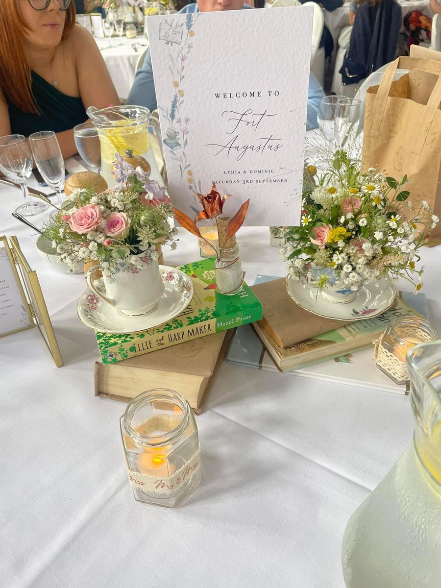LydiaSigneM's tweet photo. I got married on the weekend to my soul mate and it was the most magical of days! But like the true book lover I am books had to make an appearance. With my parents help  I collected together books from charity shops so I could share my love with my guests https://t.co/XNIQbOtRfg