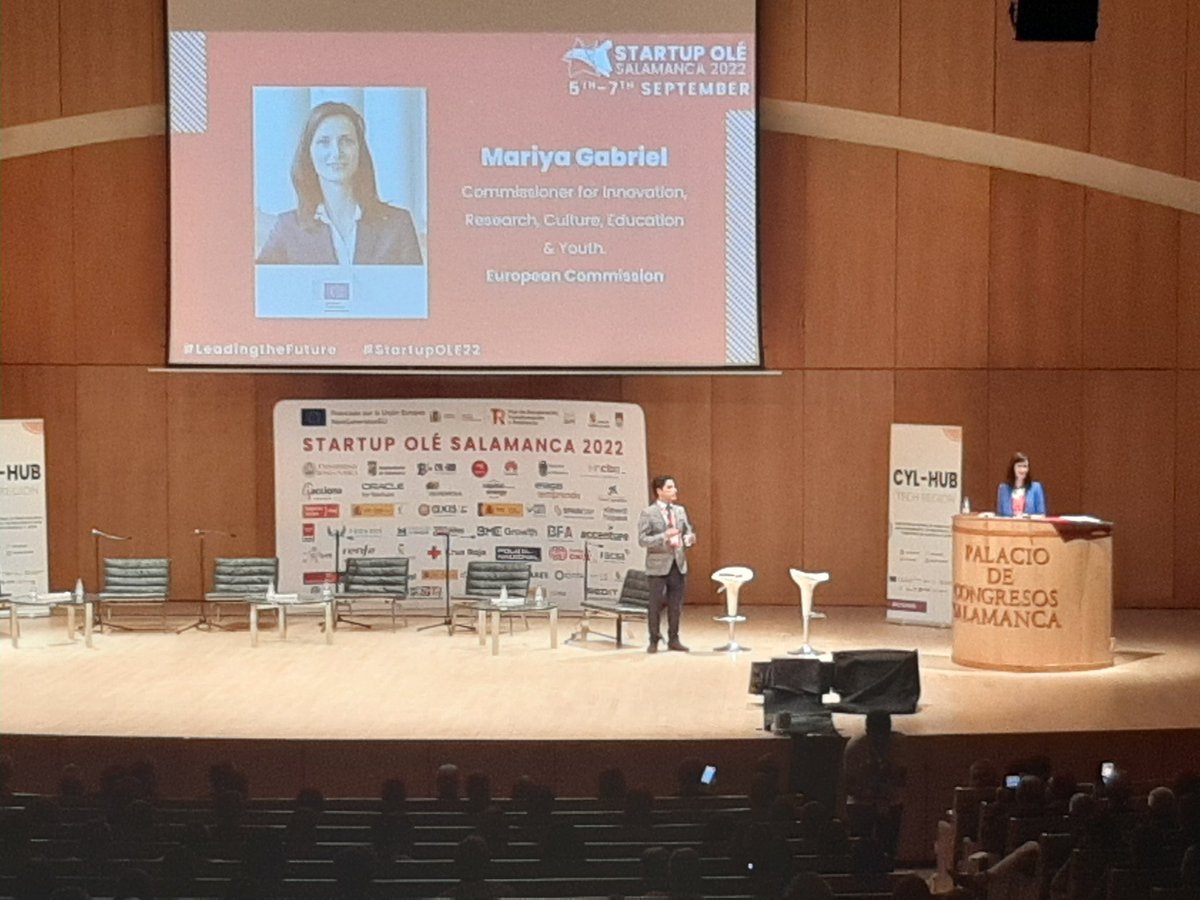 AbogadoCIBER's tweet photo. En #Salamanca #StartupOLE22 inauguración a cargo de la @EuropeanCommiss 
Desde su inicio al lado de @escorchado11 y su equipo para que todo sea un éxito como siempre. #SiempreAdelante.
Como #Mentor de la @es_ncl que también está presente y con @Julio_Mediador nuestro #CEO https://t.co/2R5HXFKEbh