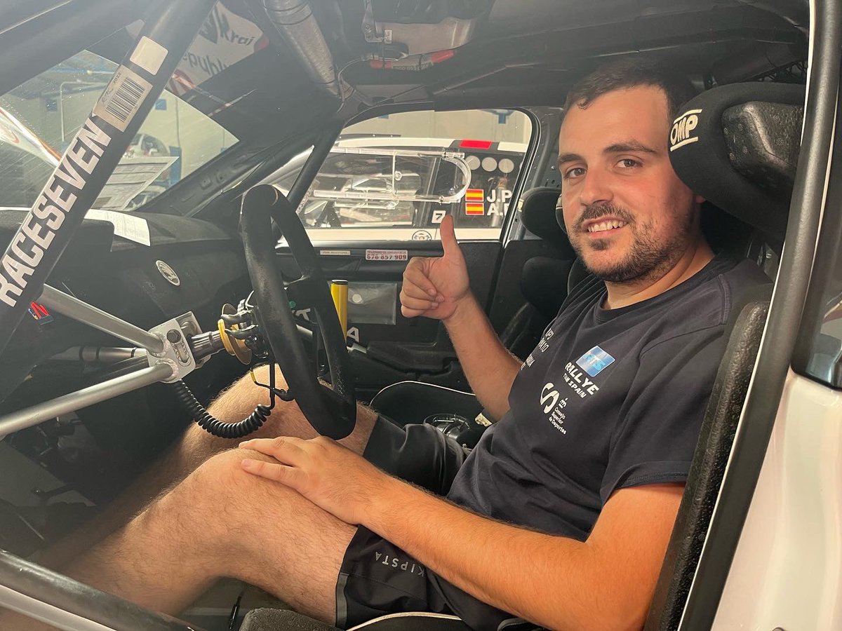 efren_llarena's tweet photo. Back to rally car. 5 days after my vertebrae surgery, we are ready!! https://t.co/CPpJtsH1VD