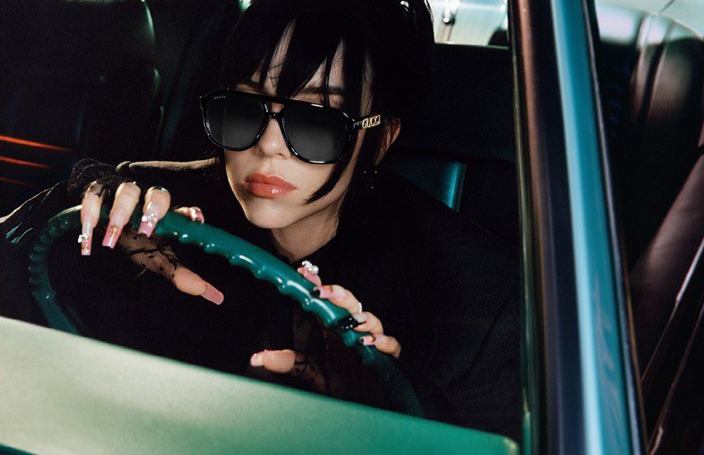 billieeilishtrs's tweet photo. Billie for @gucci Eyewear 2022! 🤍 https://t.co/gDA3H54jDP