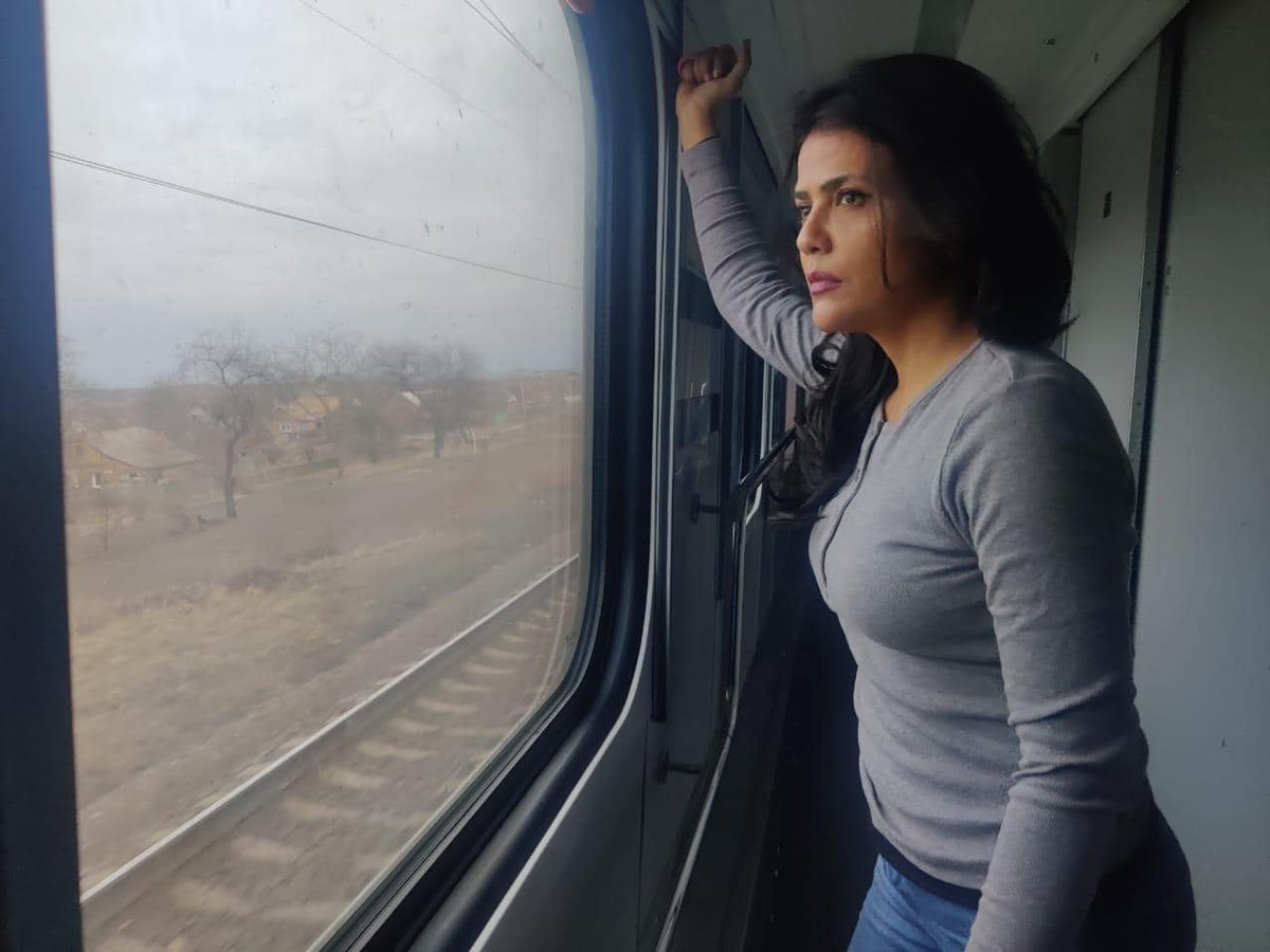 SwetaSingh_Fans's tweet photo. जीवन का सबसे बड़ा उपयोग इसे किसी ऐसी चीज़ मे लगाने से है जो जीवन के बाद भी रहें । @swetasinghAT 
#lifequotes #lifecoaching #inspiration #inspirationalwords https://t.co/vjugyEqsKS