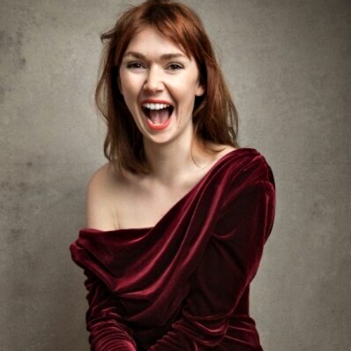 TheatreNewsWeb's tweet photo. Award-winning comedian Elf Lyons brings Raven to London - #theelflyons @elf_lyons #ElfLyons @mickperrin #tickets #tour #buytickets #gigtickets #tourtickets #tourtickets #instatickets https://t.co/1HQKL02Wf4 https://t.co/UIvdHaDWFs