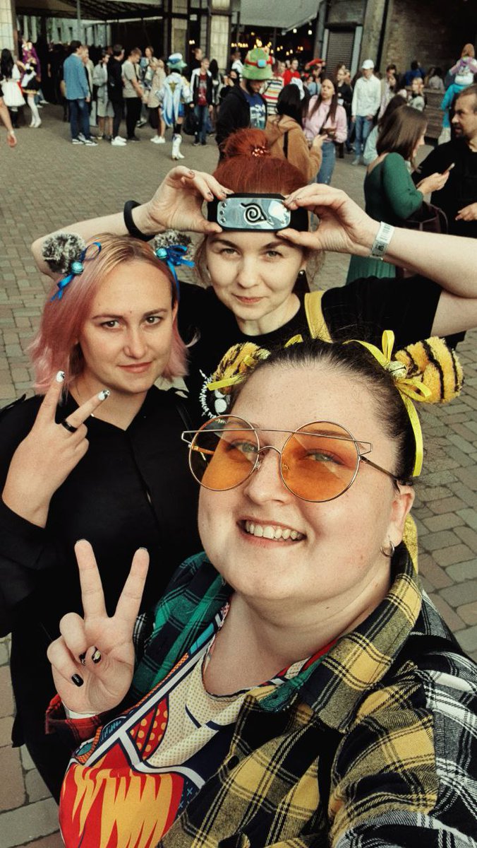 greed_kun_'s tweet photo. Рік тому з @curriositae та @Ksenia_aspid 🥲

#ComicConUkraine #CCU https://t.co/iZDHo1Rn04