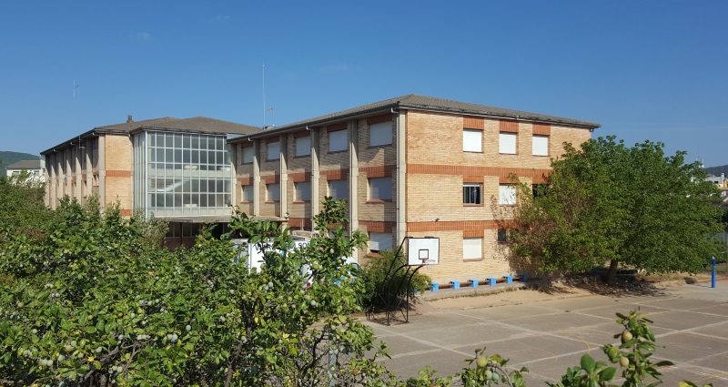 Prop d’un miler d’alumnes d’ESO, batxillerat i cicles formatius enceten el curs demà al #Solsonès. La principal novetat és la implantació d’un nou cicle de Formació Professional Bàsica d’Electricitat i electrònica a l’<a href="/INS_FRibalta/">INS Francesc Ribalta (Solsona)</a> #Solsona <a href="/sesolsones/">SE del Solsonès</a>