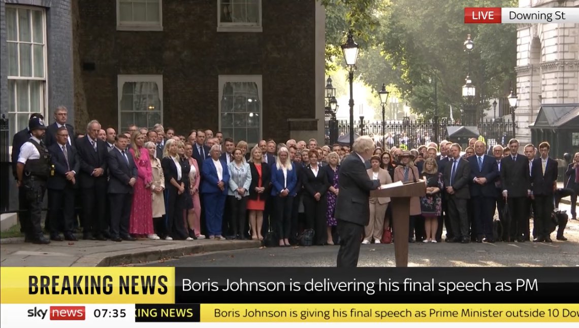 NatalieElphicke's tweet photo. Boris Johnson, a truly
remarkable Prime Minister. It was an honour to welcome him to the White Cliffs of Dover earlier this year - and to give him our thanks and good wishes in Downing Street today. https://t.co/duivsgRX6M