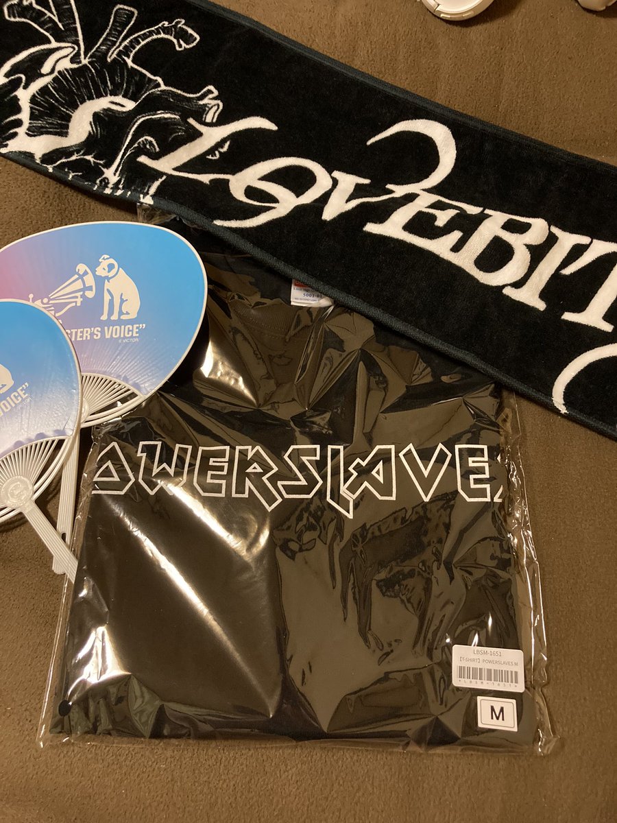 bitesloveharupi's tweet photo. お疲れ様でございます😊無事届きました
ニッパーオリジナルうちわまたキタ〜😆
#LOVEBITES
#POWERSLAVES https://t.co/ubhfXBfZXT