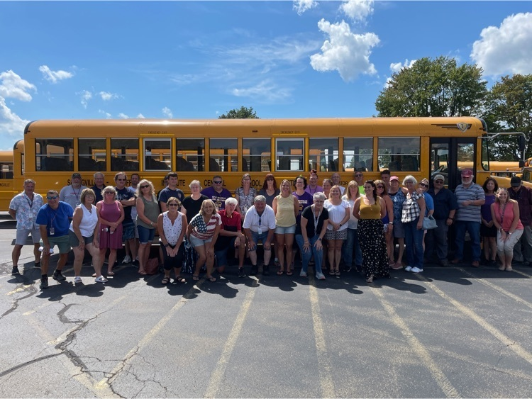 SpringvilleGrif's tweet photo. As the 2022-23 school year kicks off this morning, join us in thanking our incredible SGI Transportation team of bus drivers and attendants, who cover all 141 sq. miles of our district, to safely transport our “precious cargo” to school! 

#SGIStrong #RedefiningRural https://t.co/zB3o5dP3JA