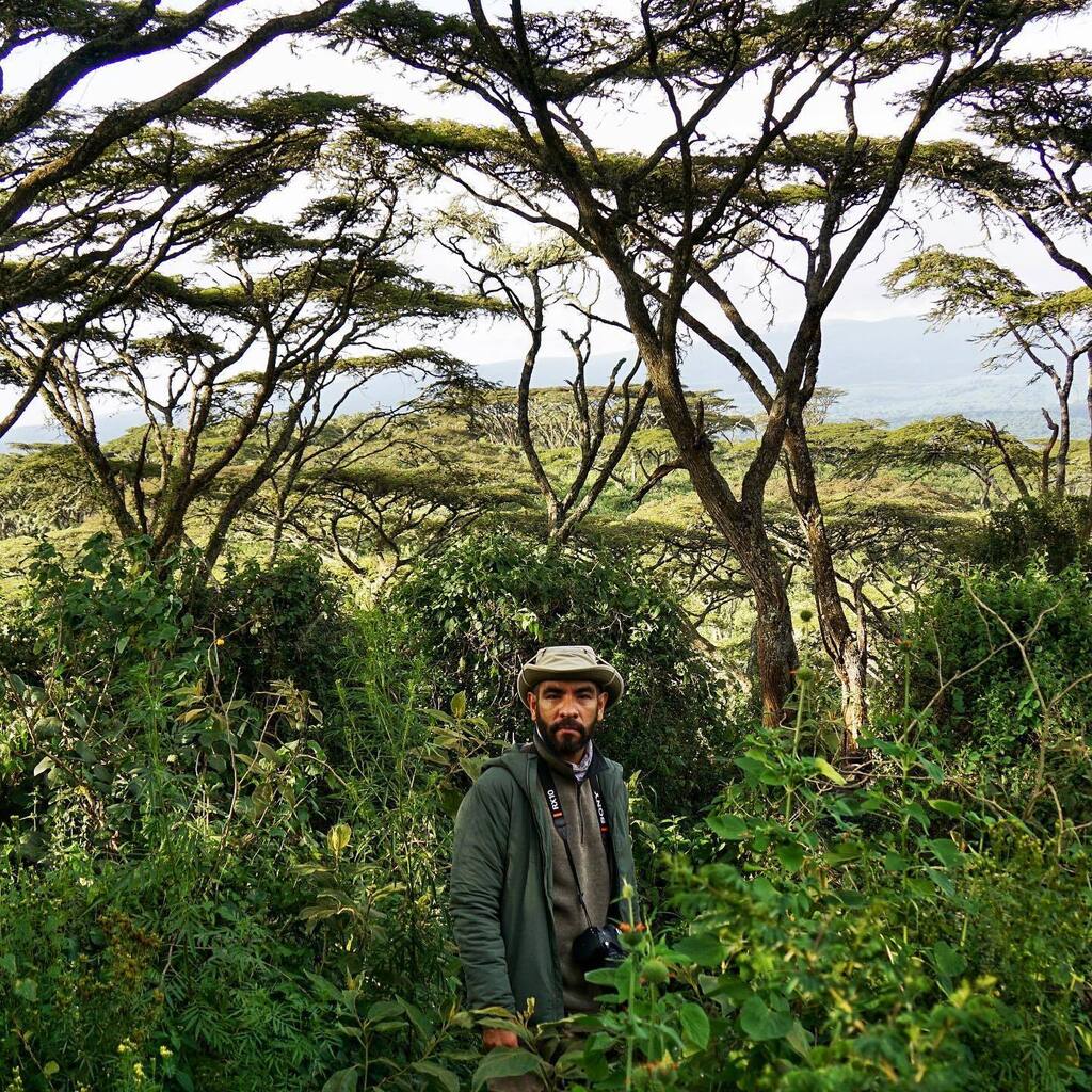 Hide and seek. 

#tbt #ngorongoro #ngorongorocrater #ngorongoronationalpark #tanzania #africa #safari #nature #hike #happy #vacation #travel #travelgram #globetrotter #beard #beardedmen #look #me #instaman #instagay #gayguy #instapic #instaphoto #nofilte… instagr.am/p/Chr2qc0uejTw…