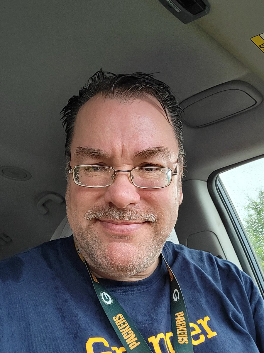 BK3DSci's tweet photo. Small things can derail your day. For example, it rained today during car line duty & I got wet. Instead of having it dampen (#PunIntended) my day, I used it as an excuse to go to @jewelosco to get a pkg of #NutterButters Problem solved! https://t.co/fDQ9H3ZK7T