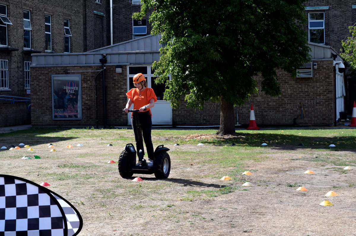 TalonOOH's tweet photo. It was an amazing day with the UK team yesterday at our Super Huddle!

We spent the day at Grove House where we discussed our progress, goals and plans for the future. We also enjoyed taking part in activities and a BBQ in the sun ☀️.

📸 Enjoy a snapshot of our day. https://t.co/qjNfO1FUj3