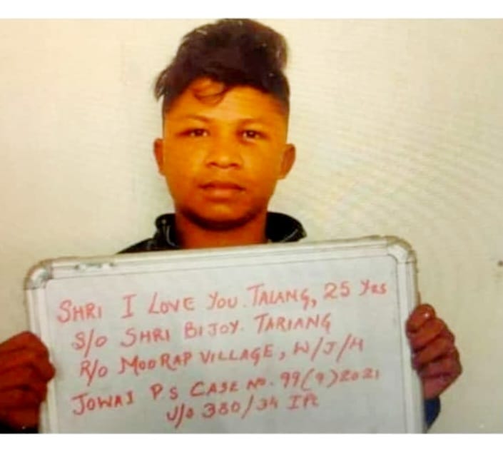 RatnadipC's tweet photo. #Interestingnames of #Meghalaya - I love you behind the bar, not for loving anyone but he is charged with murder. Police arrest I love you Talang for murdering a Taxi driver in Jowai. He is arrested in Jowai PS case no. 99 (9) 2021 u/s 380/34 IPC.@ndtv reports https://t.co/JGuf85eUON