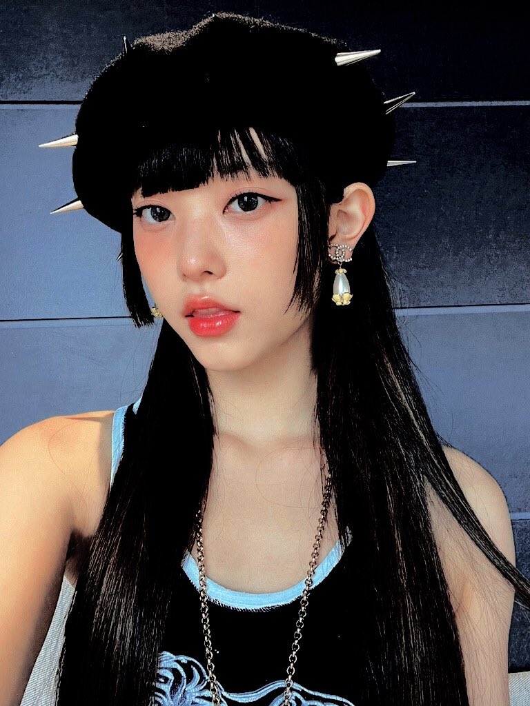 H4RINE's tweet photo. ⠀
⠀
🐱ᨘ໑动haerinﾑnew۵͜ᥙρᑯᥝte
  oğraflar arasından favorinizi
  seçmenizi  istesem  sizi  çok 
  mu zorlamış olurum? 😝 fak
  at bana soracak olursanız b
  H4RINE's▸▸ᑯᥝilɣ••❪25 aug❫
ᅠ
ᅠ https://t.co/z6ifnDizxP