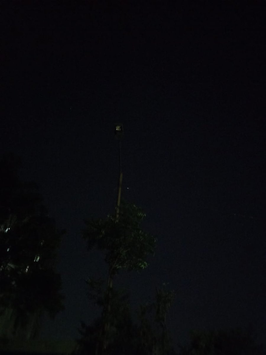 DKumarir302's tweet photo. @PMCPune Still street lights in front of hillside society, ramtekadi industrial area, Hadapsar Pune, are not working. How many days it will take to repair it is a big question. https://t.co/TbLTL61WTs