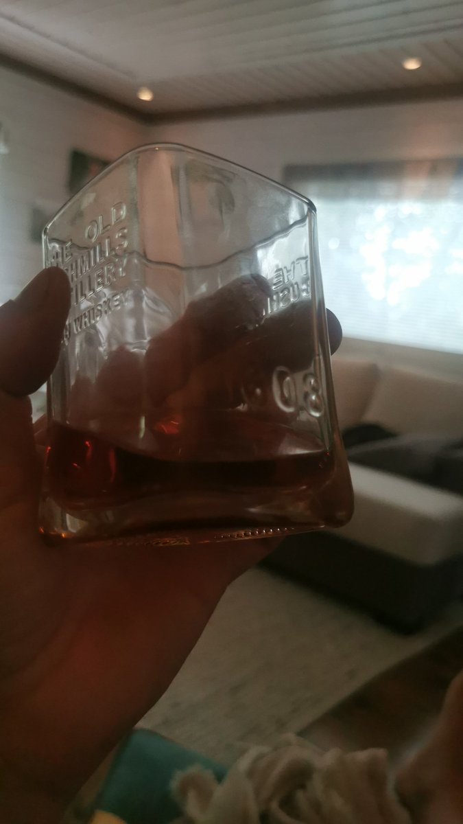 zip_ni's tweet photo. Quality rum and earning 8% cashback when buying it! Gotta love #Plutus @plutus @AskPlutus https://t.co/LtFOqkV8GC