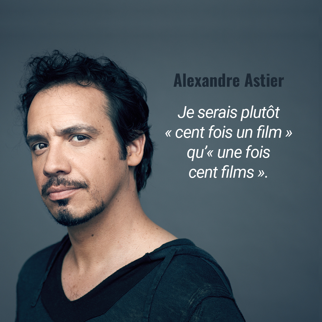 [LISTE DU MOIS] Auteur, musicien, acteur, cinéaste et roi... du domaine de Kaamelott : <a href="/AAstierOff/">Alexandre Astier</a> est le réalisateur du mois à LaCinetek ! &gt; bit.ly/A-Astier