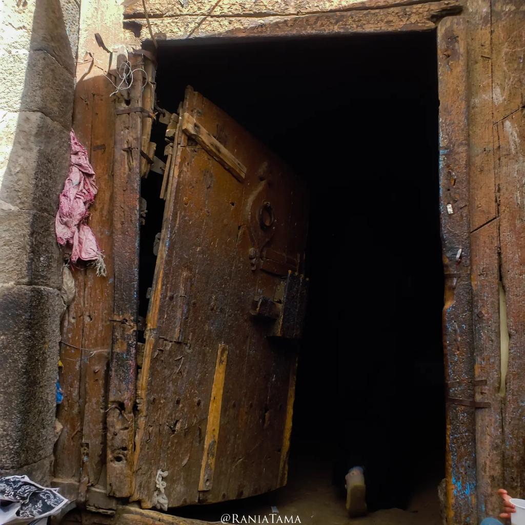 RaniaTama_'s tweet photo. ุจุงุจ ุงููู
ู ุนุจุฑ ุนุฏุณุชู
Bab Al Yemen through my lens
๐ Bab Al Yemen
๐ธ @ran_t02
#cityphotography #photooftheday#yemen #lostcity #pinterest #pin #igcaption #igposts #photographer #photobyme๐ท #city #old #history #1990 #1890#astheticvibes #war #oldcity #2022#ุจุงุจุงููู
ู #ุชุตููุฑู https://t.co/p8fYW2jNKc