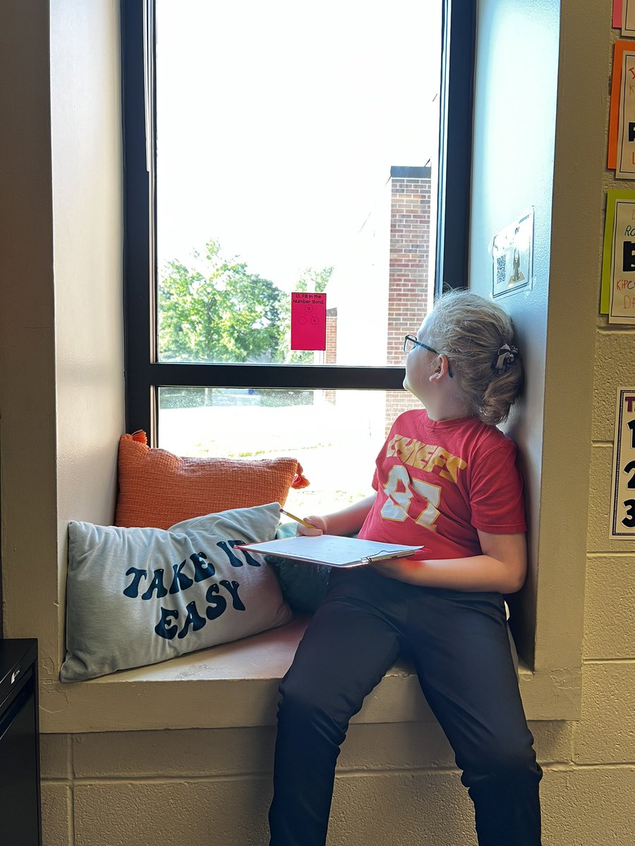 abby_thomps's tweet photo. Scooting and grooving this morning in math! #secondgrade https://t.co/CWrGIDgItT