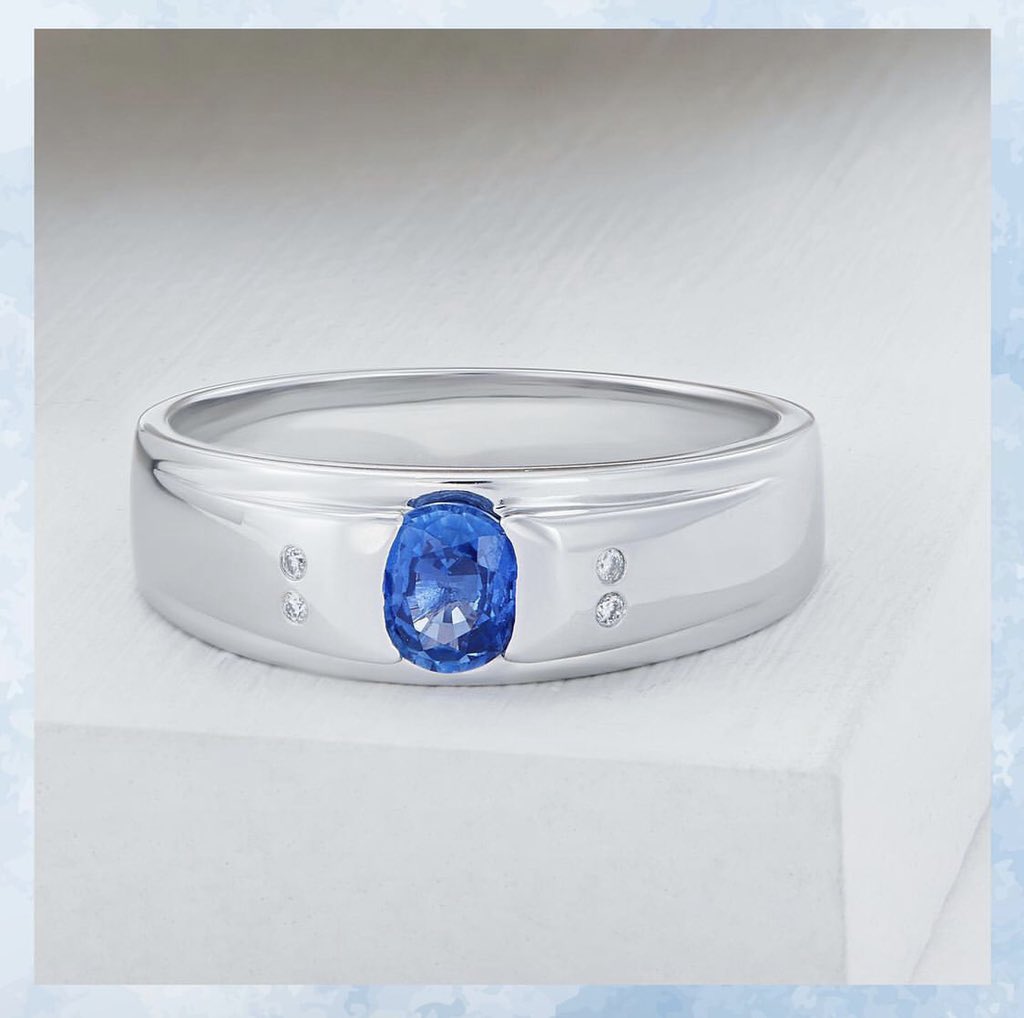 habibjewels_ofc's tweet photo. For him, an oval cut blue sapphire set on a palladium band with diamonds on each side for a masculine look.

#HABIB #HABIBJewels #TheGiftofHappiness #JualanMerdeka #JualanMerdekaHABIB #Merdeka #Gold #Diamond #Gemstone #HCollection https://t.co/KN9jvnyDSL