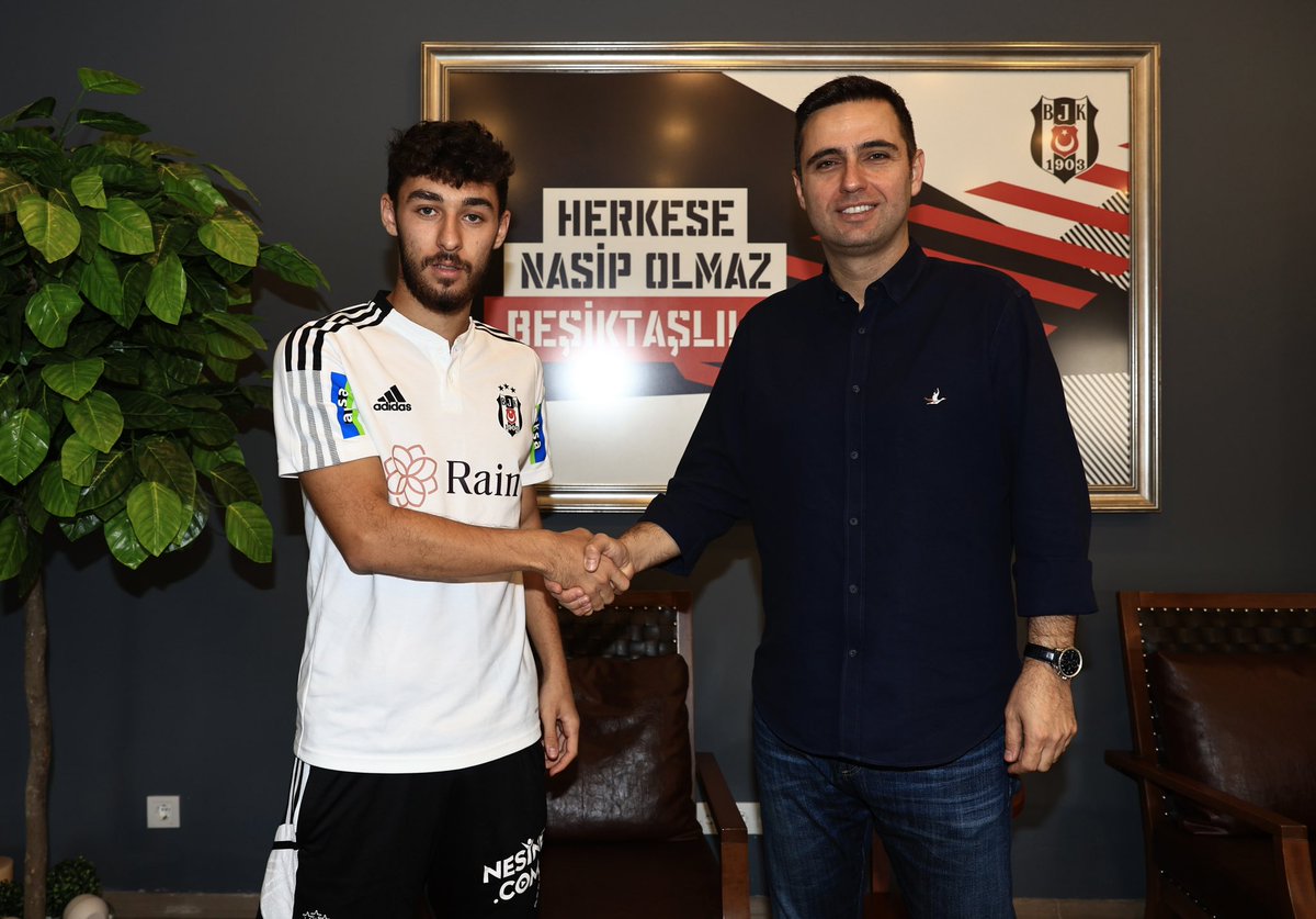 Besiktas's tweet photo. Kulübümüzün Sözleşme Yenilediği Kartal Kayra Yılmaz, HangiKredi Ümraniyespor’a Geçici Transfer Oldu

🔗 https://t.co/XpAwCrKjmE https://t.co/E1LbL9aG3k