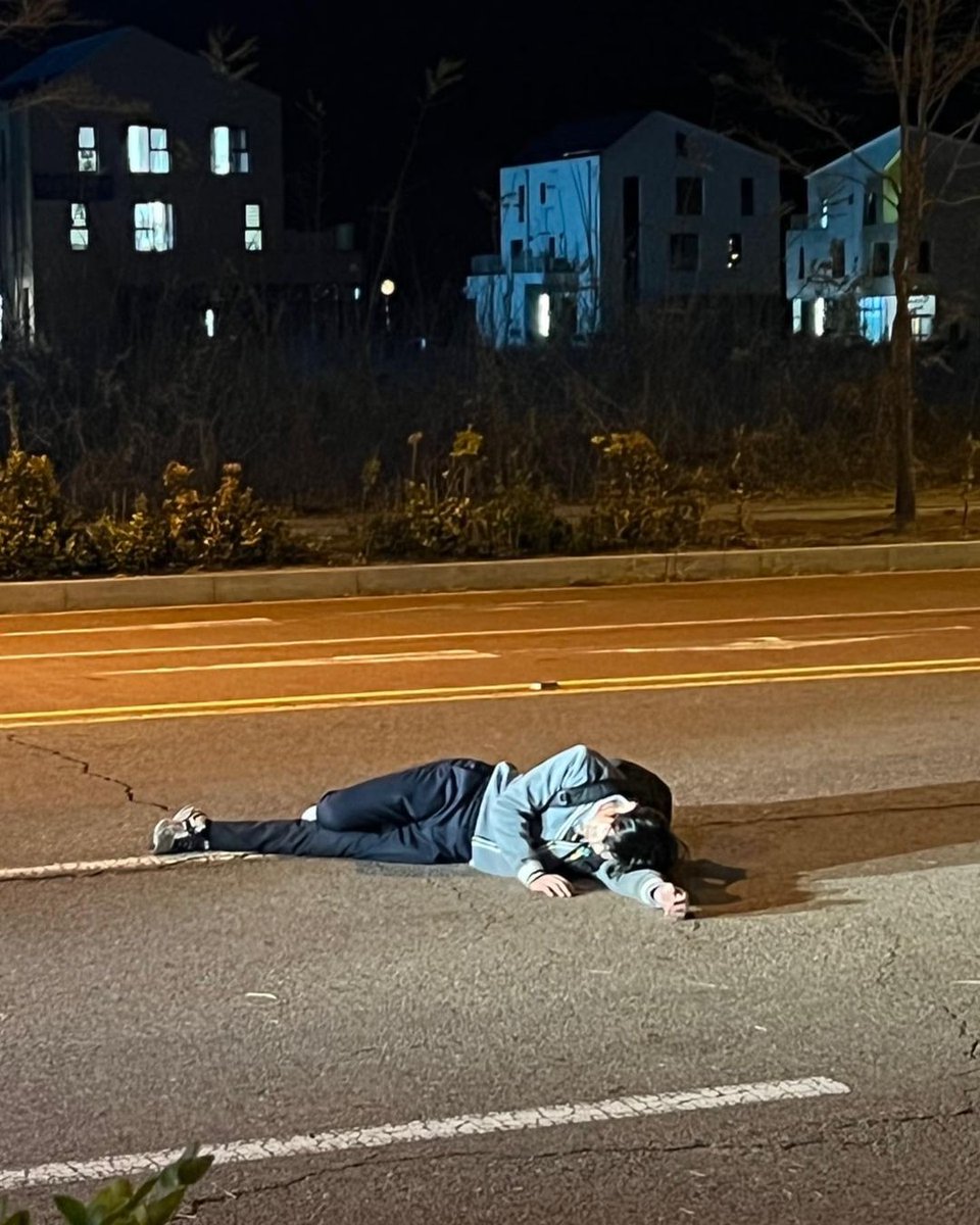 (tw/ fake bloods) 

9oo_sebumps instagram post 

°.✩ #여원 #펜타곤