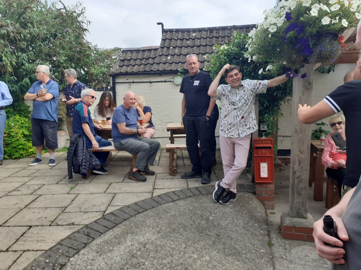 AlastairPKerr's tweet photo. Wonderful afternoon @ThePelicanGlos for his award of #CAMRA South West Pub of The Year @CAMRA_Official @GlosCAMRA @CampaignforPubs @GloucesterBID Well done Mike &amp; the team! #GoodPub #Goodbeer #Goodbreweries #Gloucester https://t.co/uskHH5fR4o