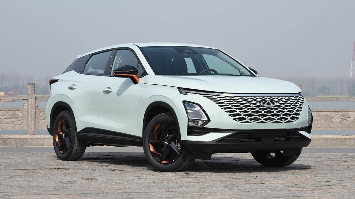 cars_pixels's tweet photo. Chery South Africa will preview a left-hand drive Omoda 5 which is the brand's compact crossover SUV. It's powered by a 1.6L turbopetrol engine making 145 kW/290 Nm of torque and paired to a 7-speed dual-clutch transmission.

#FOM2022 #FestofMotoring https://t.co/mVBhj6ftb5