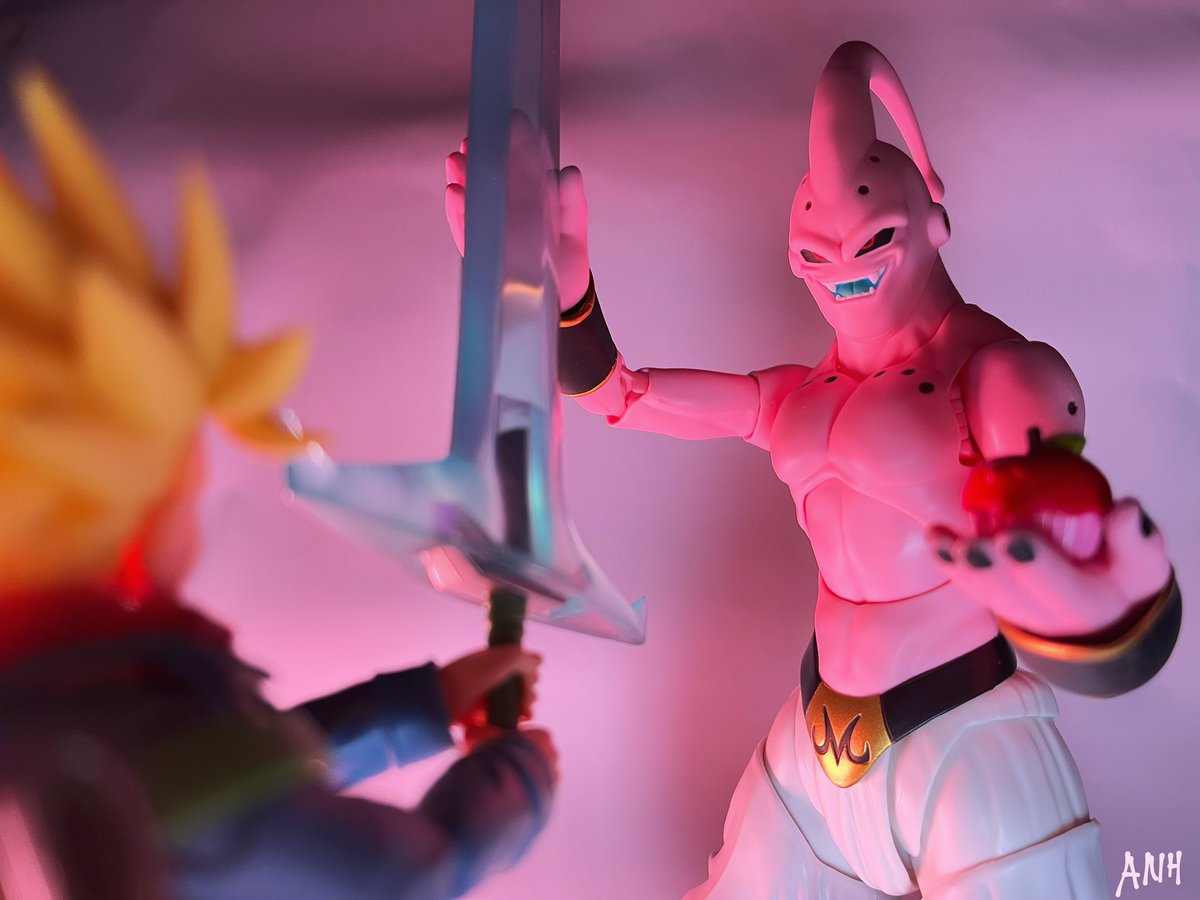 POWERRlol's tweet photo. You want some cakes !!?? Boy!!?
#DragonBall 
#DragonBallZ 
#Majin Buu
#SHFiguarts 
#trunk https://t.co/xdK2tVORIn