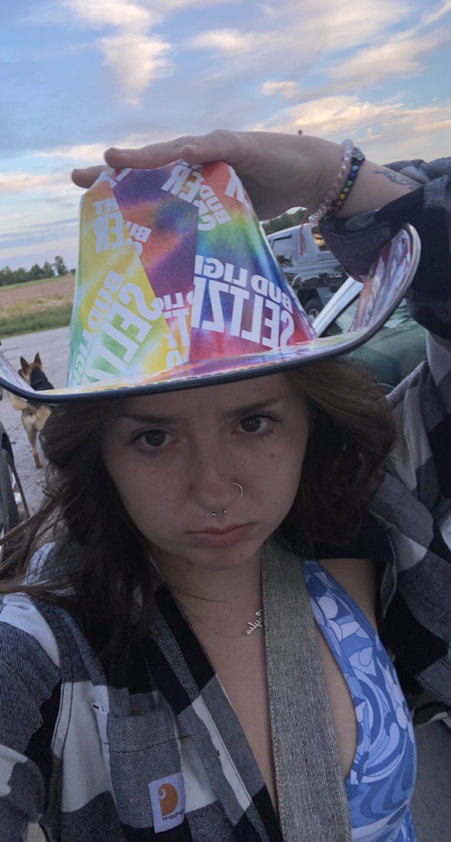 hayliejaide's tweet photo. r.i.p to summer, and the beach, and the heat, and swimming, and kennedy, and brenna, and skylar, and daytime. i hate ohio https://t.co/ymlr0kwipb
