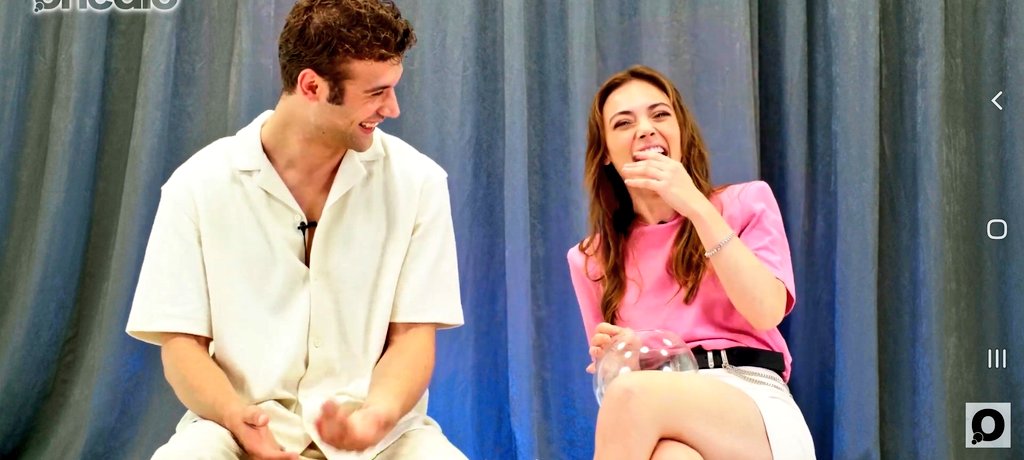 "Öyle uzaktan uzaktan hiç dokunmadan nasıl da bağladın bizi"
| #rabcan • #ekkan |