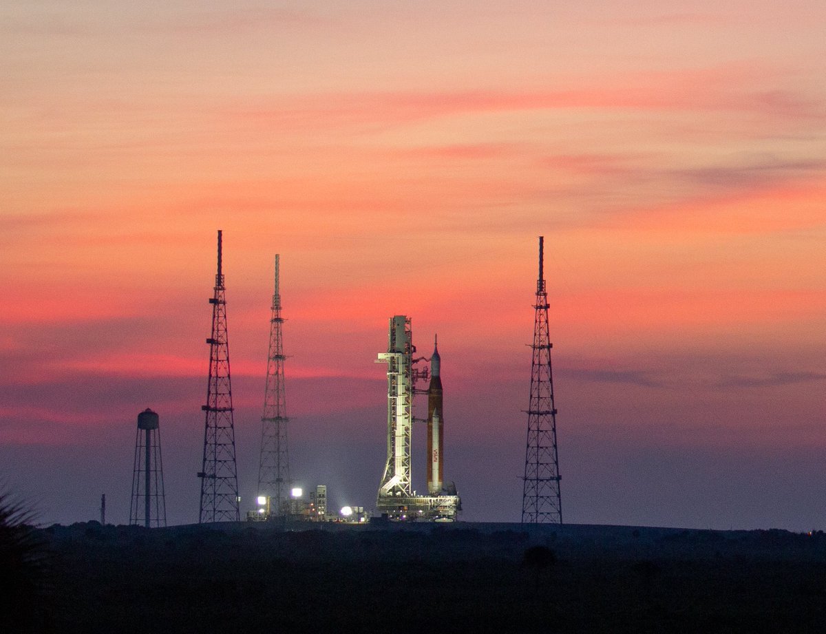 esa's tweet photo. 🚀 WATCH the #Artemis I launch live. 

⏰ 29 August, 13:33 BST/14:33 CEST.

📺 Coverage for this historic event begins on Monday 11:30 BST/12:30 CEST on #ESAwebTV 👉 https://t.co/F3Y53FHSh6

More details at 👉 https://t.co/2YbHBQRMlB https://t.co/D8LcAmEE8j
