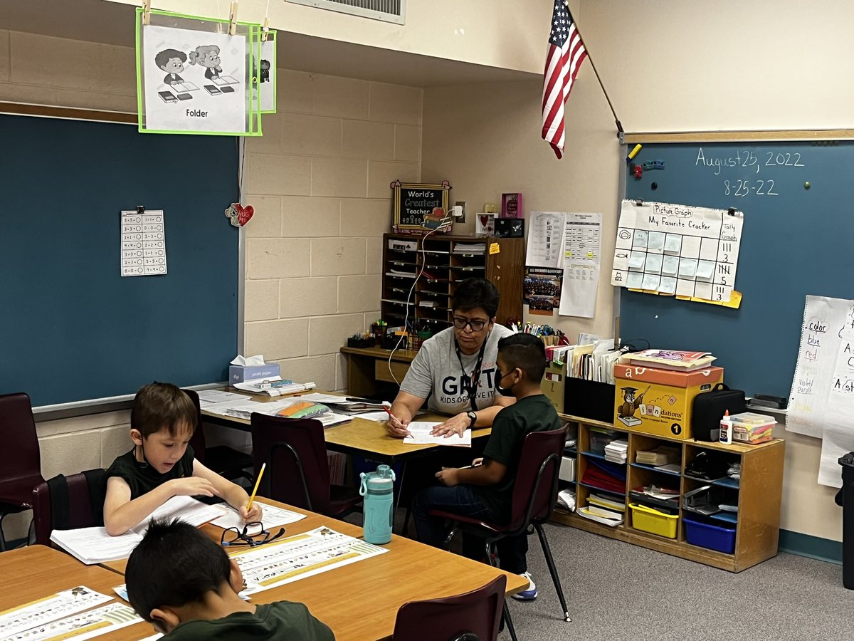 JonFlores_EP's tweet photo. Mrs. Vasquez @BCEFirst writing conferencing and scholars working on a draft in their writing ✍️ 📝 process! #ReadIngWriting Connection! Good job 👏. #DreamBelieveAchieve https://t.co/A2JaovKmxL