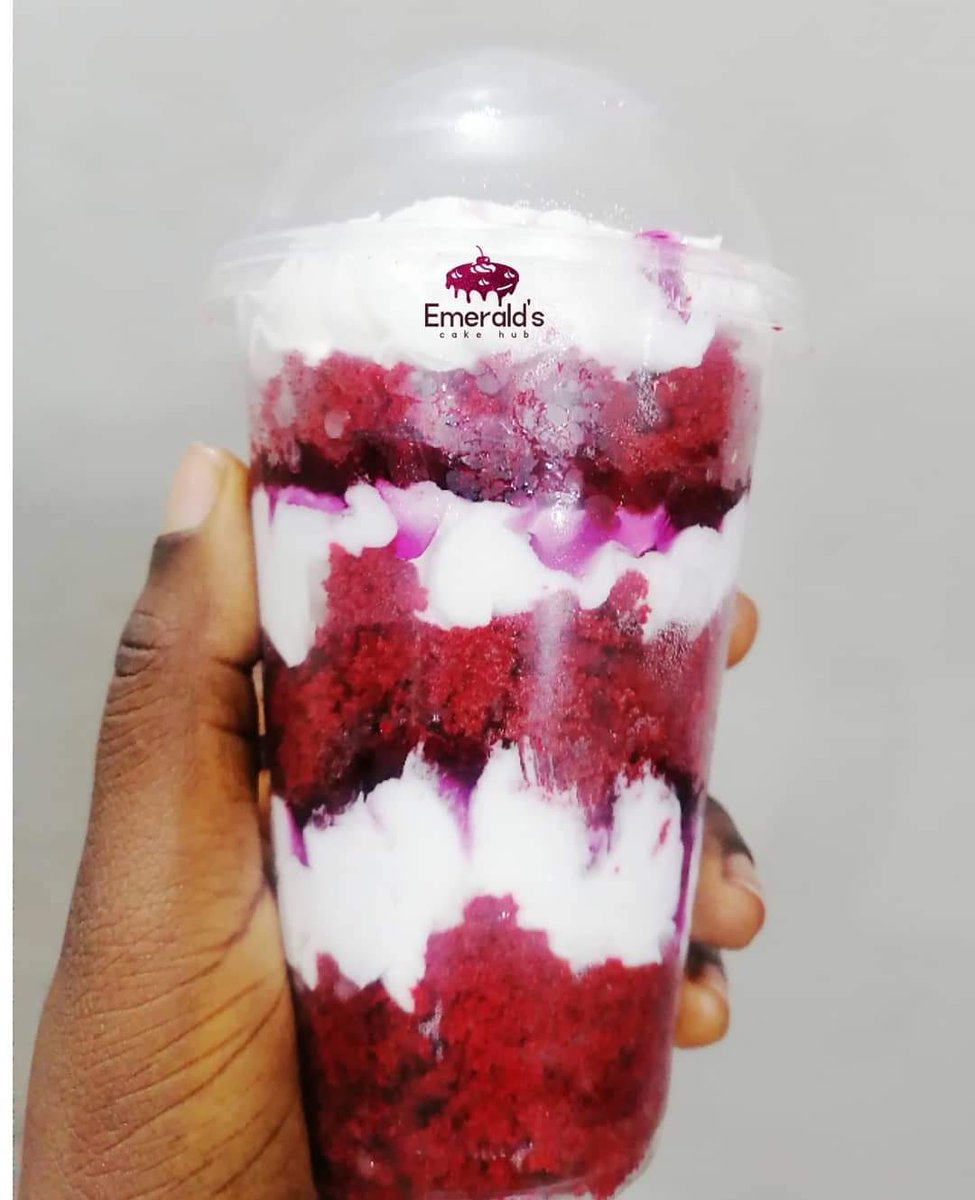 Sarahinioluwa's tweet photo. @mrmacaroni Hello,I'm Inioluwa the creative director of emeralds cakehub. Your go to place to soothe your cake and sweet cravings 😋😉.
You can reach me on IG @emeraldscakehub or via WhatsApp @08167452851 https://t.co/FGFRgGH83u