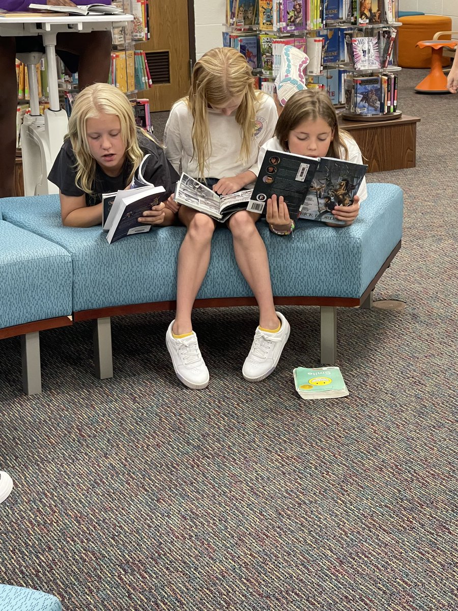 MrsHalesClass's tweet photo. First Library day! We will read here and there and everywhere. #HaleHerd #WeAreChelsea https://t.co/dPnlX8JvfI