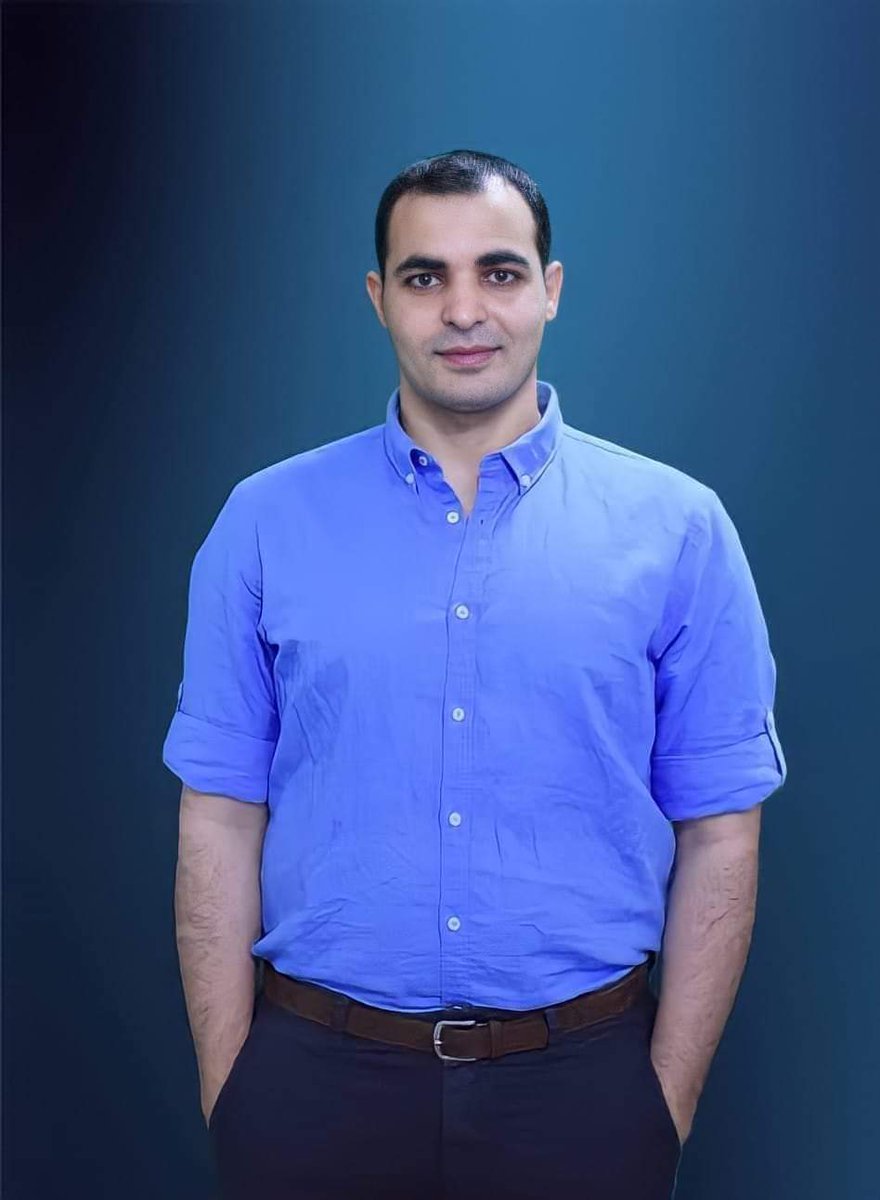 تعرفوا الراجل ده ؟

الراجل دا أسمه " أبراهيم عادل " بقاله اكتر من سنتين عامل قناة عاليوتيوب بيعلم * English course * القناة دي دلوقتي وصلت لاكتر من ٥ مليون متابع !! الراجل دا ناس كتير جدا حاولوا يقفلوا القناة بتاعته و يهكروها و معرفوش ! حاولوا يشتروه بحيث يكون المحتوى الي بيقدمه