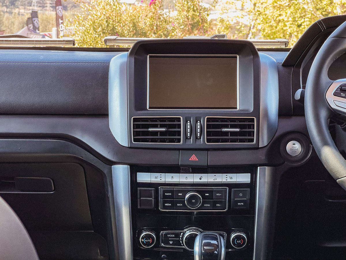 khuleonwheels's tweet photo. …wheel, heated leather front seats and a sunroof to list a few.

#BAICB80 #BAIC #FOM2022 https://t.co/eA9PaysJ3z