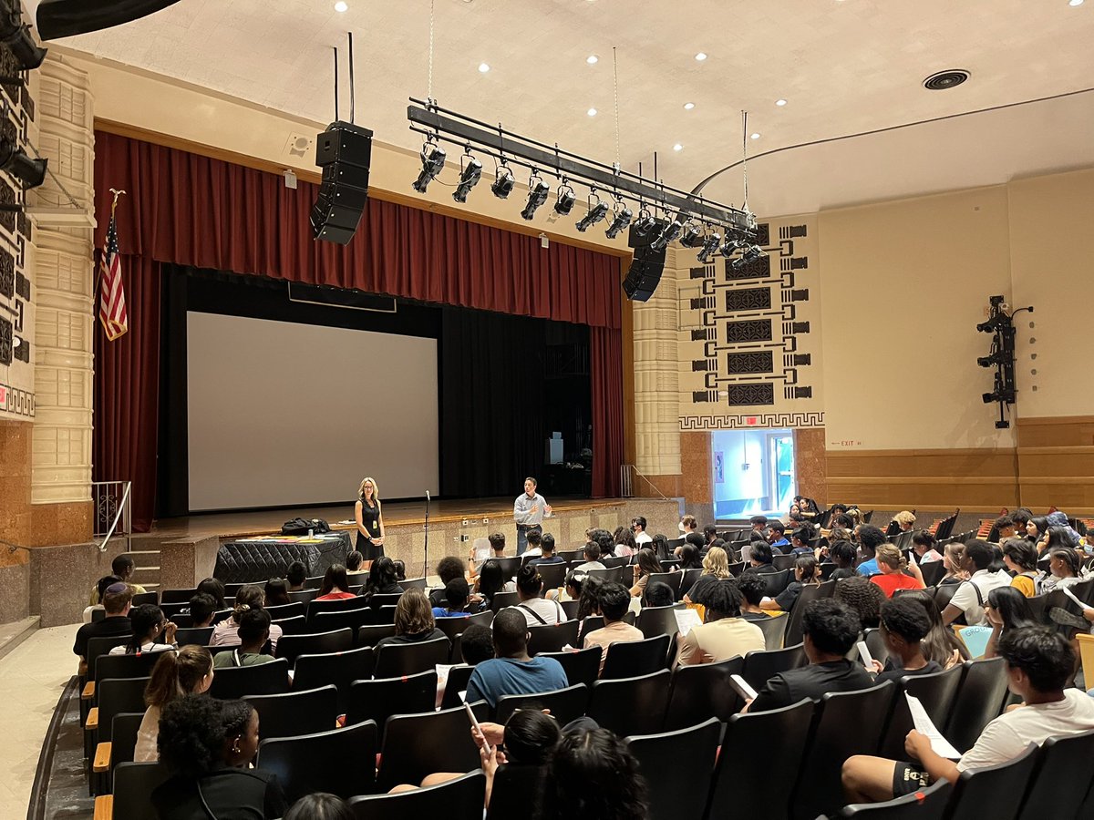 WHRamTech's tweet photo. Welcome to the new Secondary School! 7th and 9th grade Orientation! #RamPride #RamCulture @WhufsdRams @wh_secondary https://t.co/Db8HAPyHgj