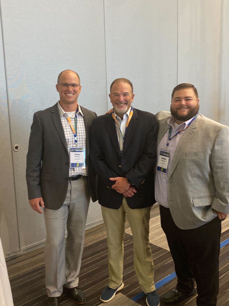 LeadingEDJE's tweet image. Awesome event hosted by @columbusbiz1st ! #CIOTomorrow was attended by our sales team as we continue our efforts to stay on the cutting EDJE of industry trends &amp;amp; grow our fantastic EDJE team! #realfungeeks #culturematters #strongleaders  @drath_12 @carterrubcich