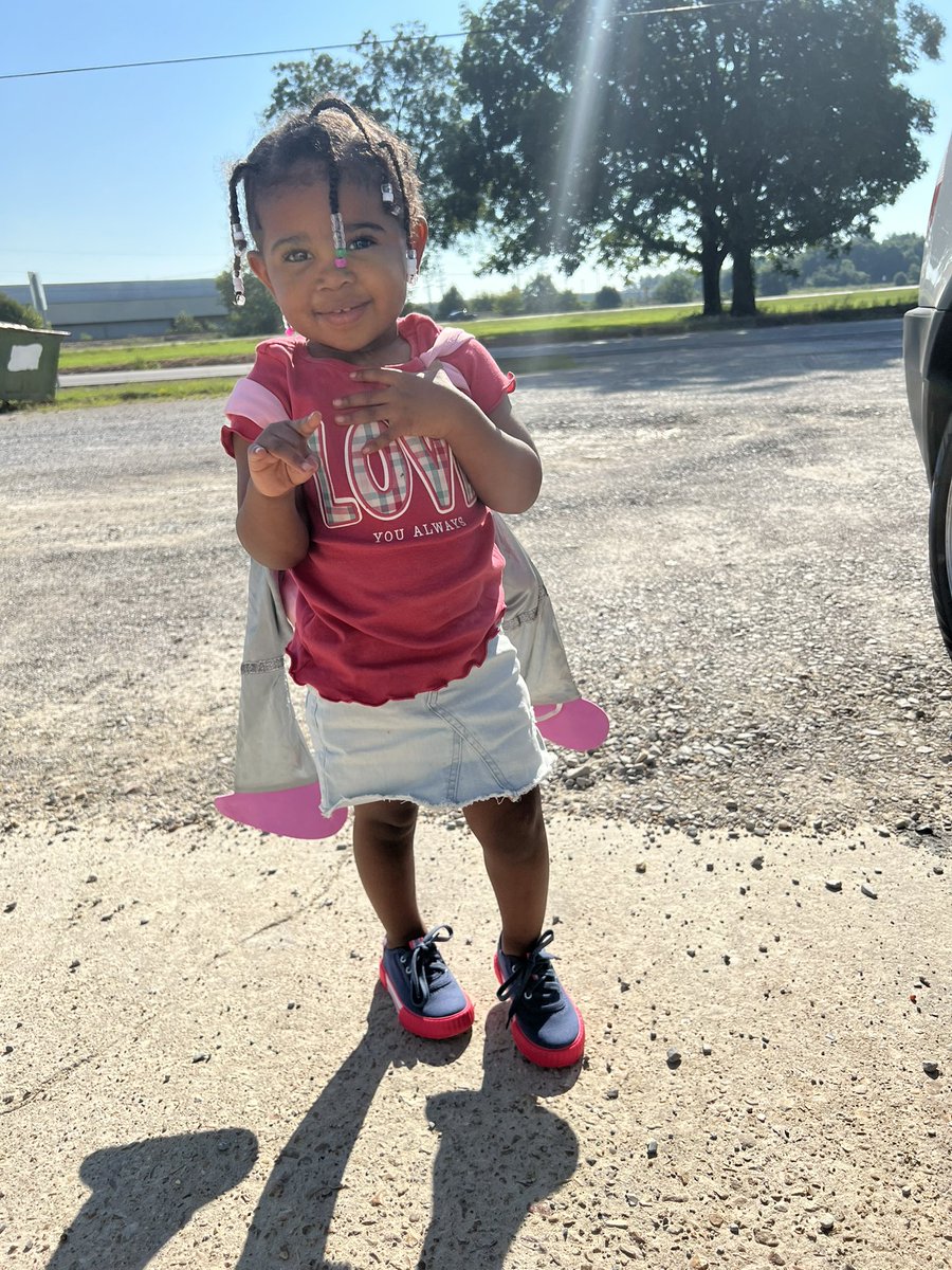 VatoAlmighty_9's tweet photo. A lotta people talk that Father shit but I’m #HIMOTHY.! To my little girl I’m SUPERMAN.! No matter the adversity life throws at you., your kids should be your priority.!🤞🏾 Babygirl got my Heart 5aEver.! #Dadicated (that’s my new shit)😂❤️ https://t.co/oK3PNgcq6g