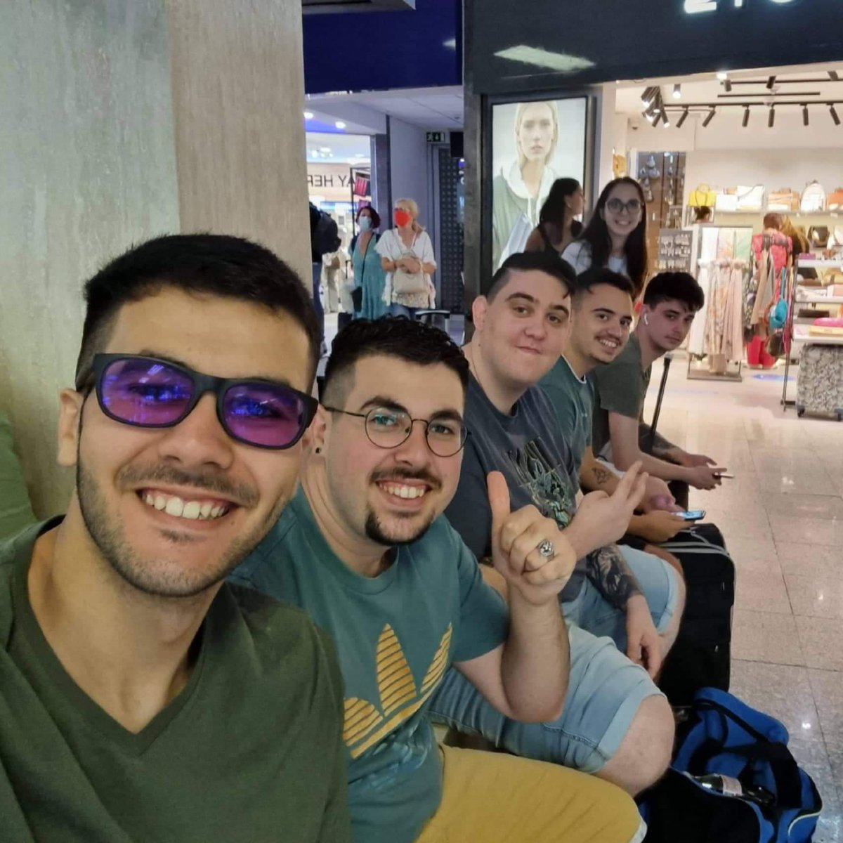 TheLyonidas's tweet photo. Waiting for our flight to @COTOlympians EMH! https://t.co/vLmao4KpRw