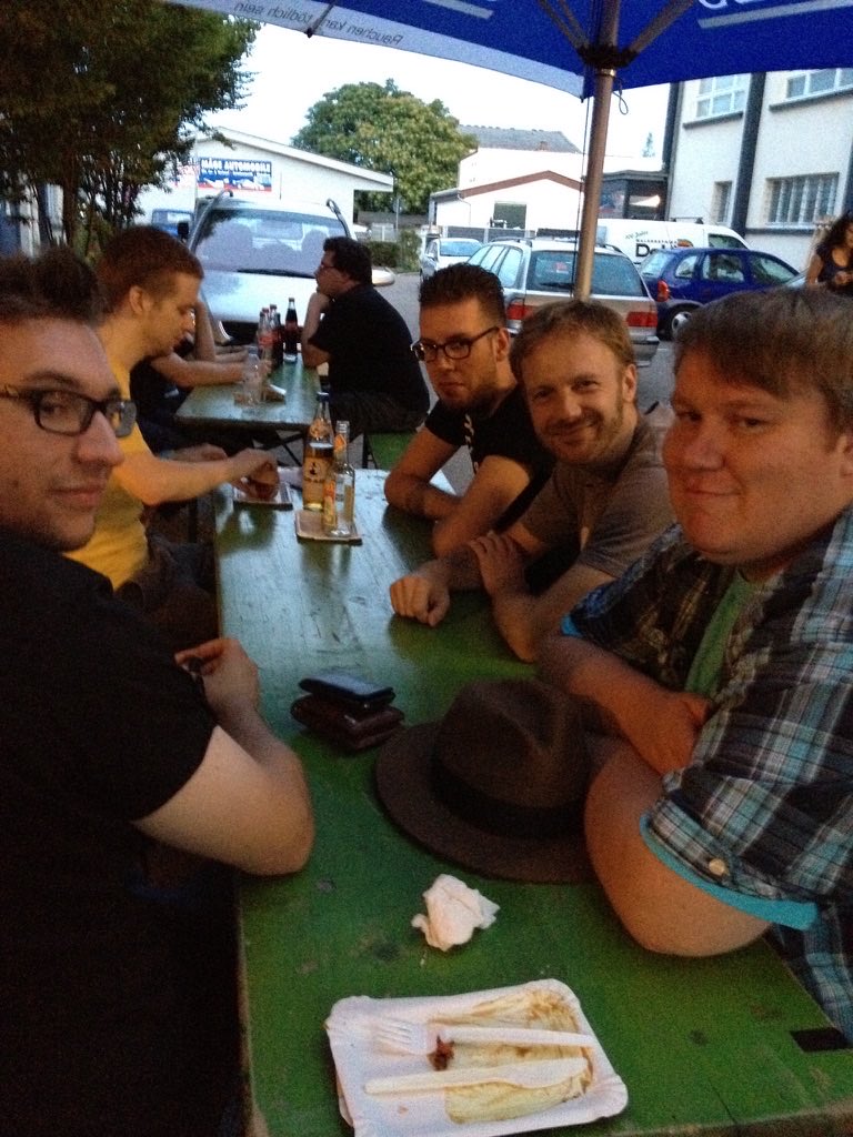th3italianjob's tweet photo. 2012 feierte @retrogamesev sein 10-jähriges Jubiläumsfest und am kommenden Samstag werden es dann 20 sein! 

Hier ein paar Eindrücke von damals, den Gästen und der alten Location 

(cc @manuspielt @sanifox @Ludonaut @yesnocancel @rawiioli @mega_org) https://t.co/CzlwFiVqmk