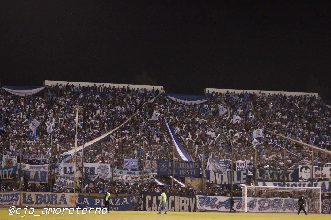 cjaamoreternook's tweet photo. El pueblo Antoniano siempre te acompañará 🤎💙🤍 https://t.co/hEywZ5AXxi