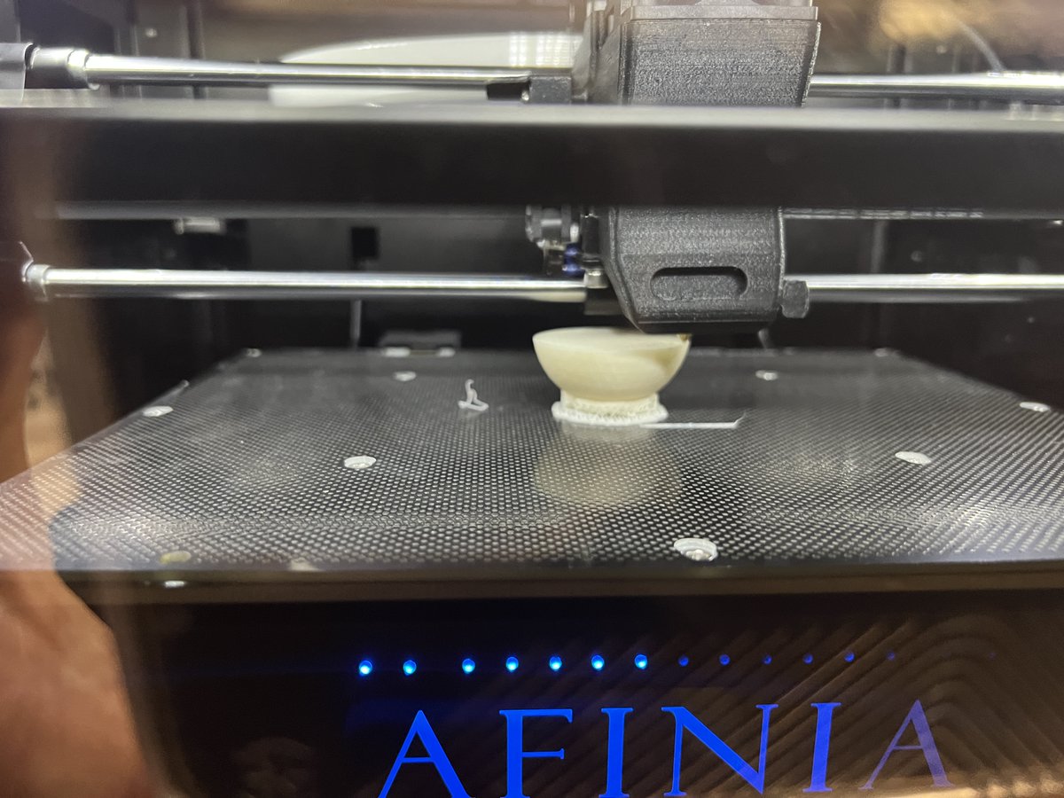 JimTalksTech's tweet photo. #3dPrintng was the name of the game @APS_HLHANBA this week! Working with @apsitjan is always a pleasure and @HLHANBAMediaCtr is eager to get their #makerspace up and running! @APSInstructTech @apsitnatasha @ahrosser https://t.co/nbE7N29bG6