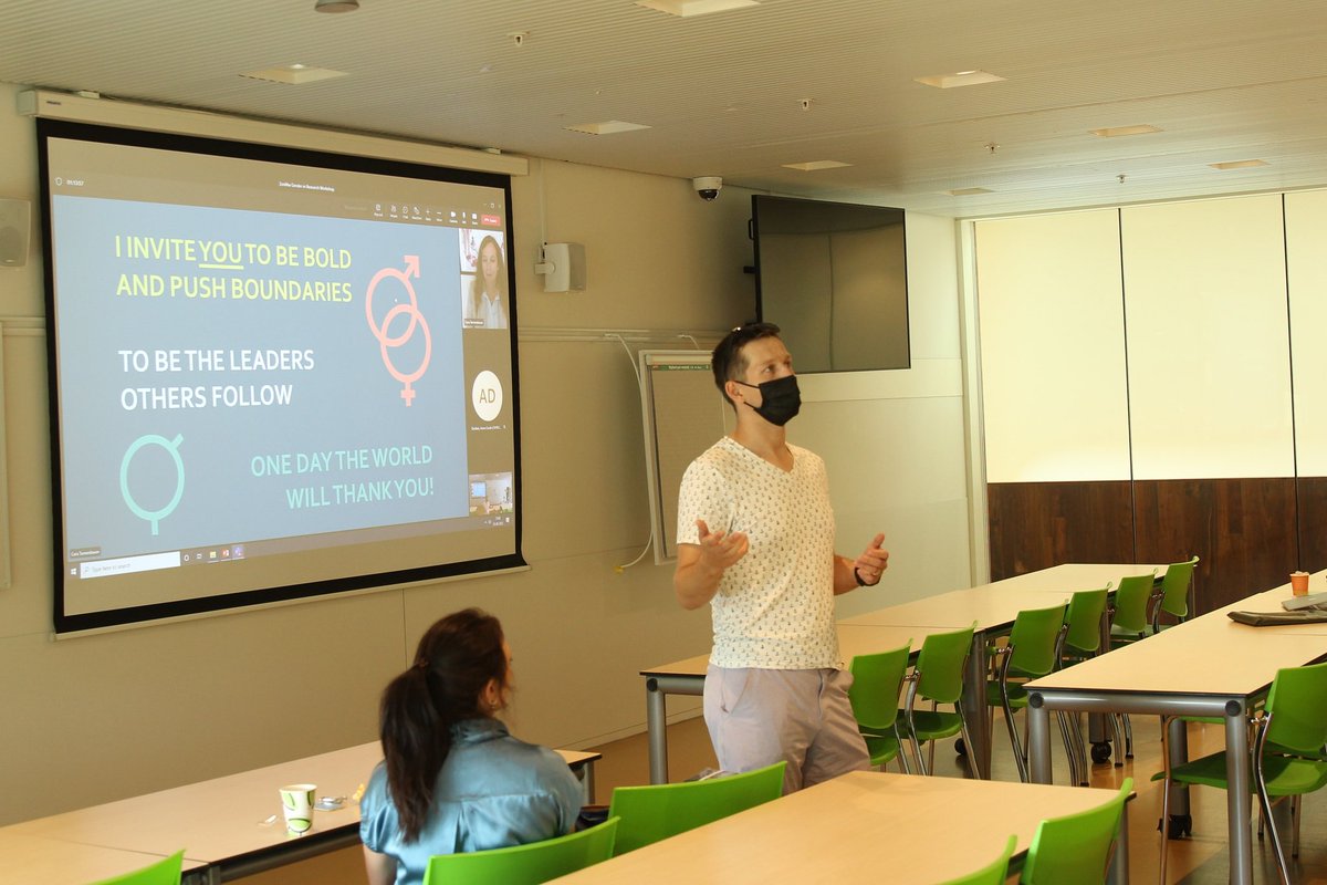 carinestroet's tweet photo. Day 4 of the joint @ZonMw @ErasmusMC sex and gender summer course. Interesting discussions led by @j_rvl on grant and journal writing and gender sensitive implementation followed by @cara_tannenbaum @CIHRIGH encouraging our participants to be the leaders in sex and gender science https://t.co/RPfpZ8tN4O
